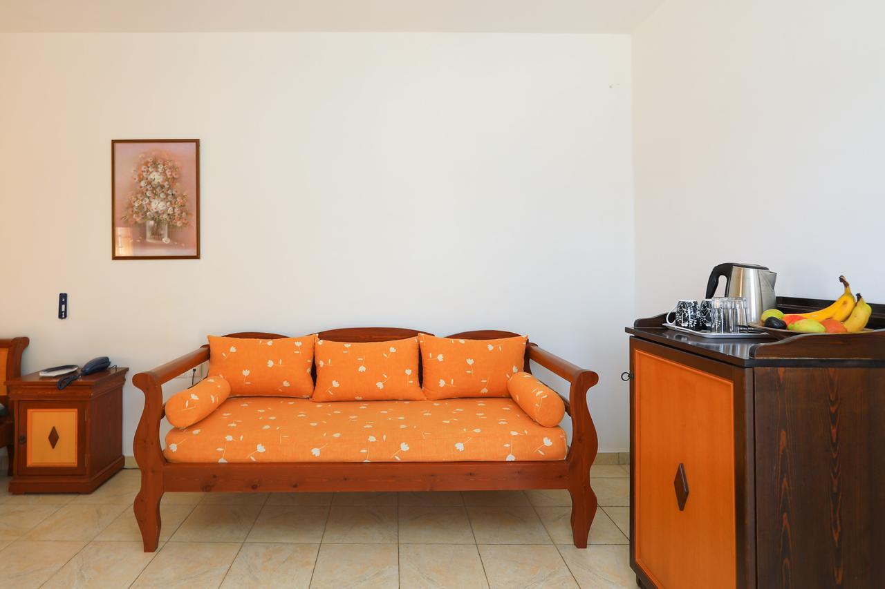 Armonia By Grispos Villas Schoinoussa Luaran gambar